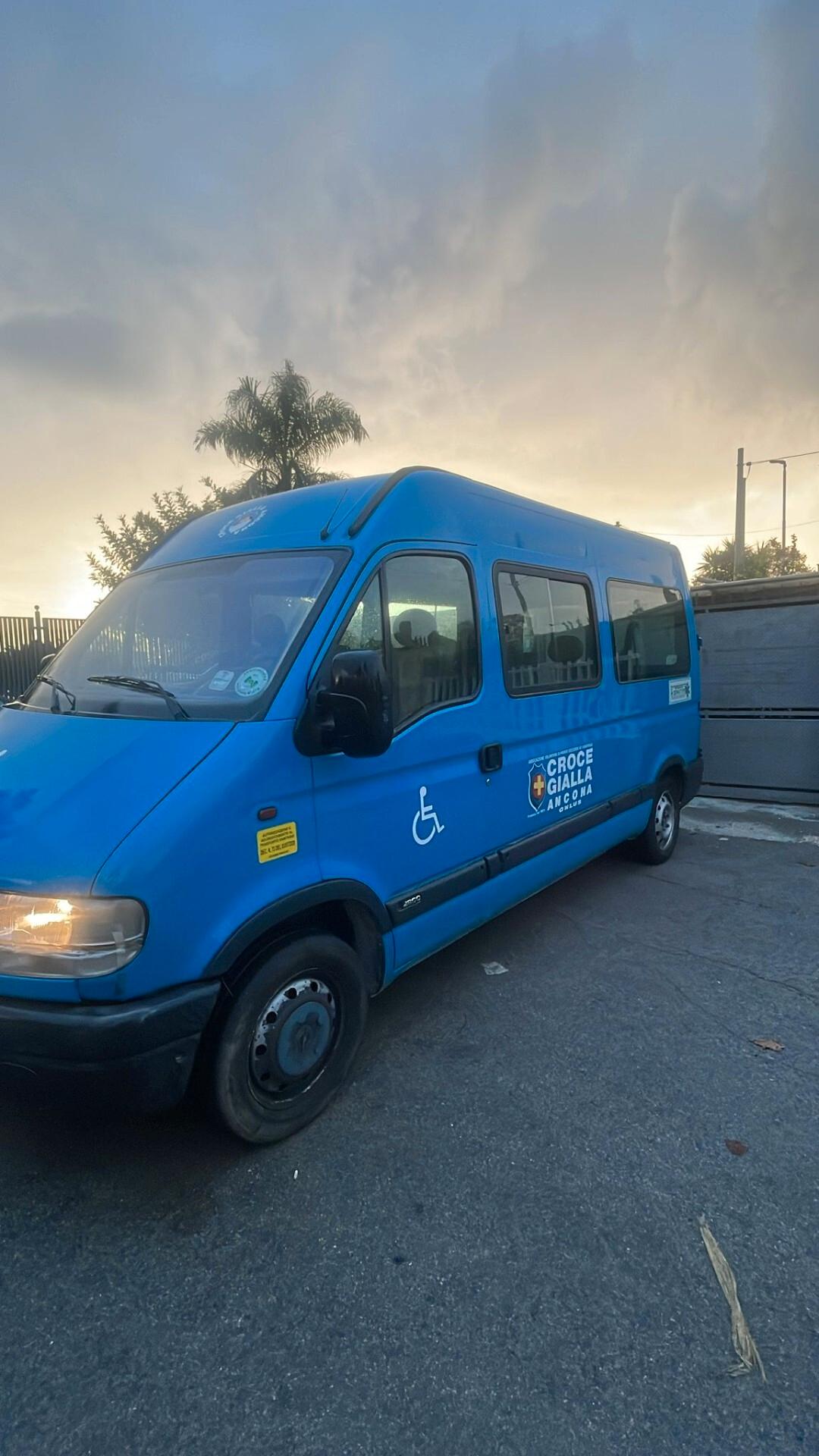 Opel 9 posti con pedana disabili