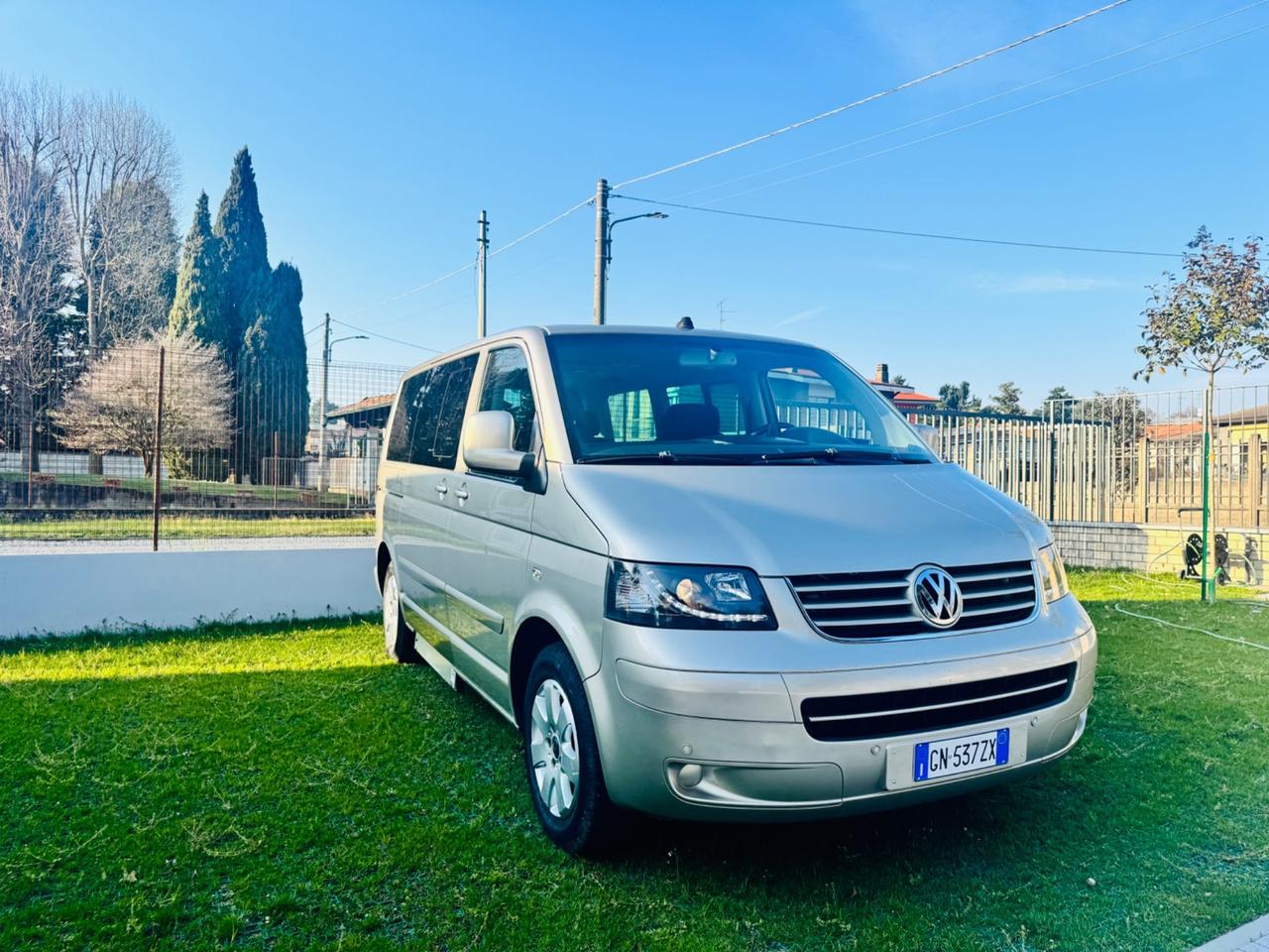 Multivan per trasporto e guida Disabili