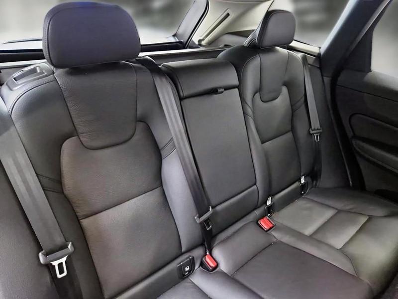 VOLVO XC60 B4 D AUTOMATICO PLUS DARK SUV