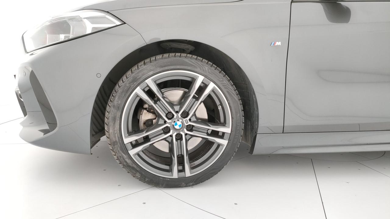 BMW Serie 1 F40 - 118d Msport auto