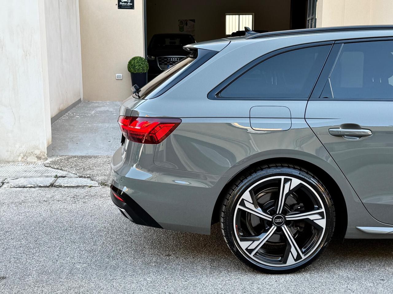 Audi A4 Avant 40 TDI quattro S tronic line edition