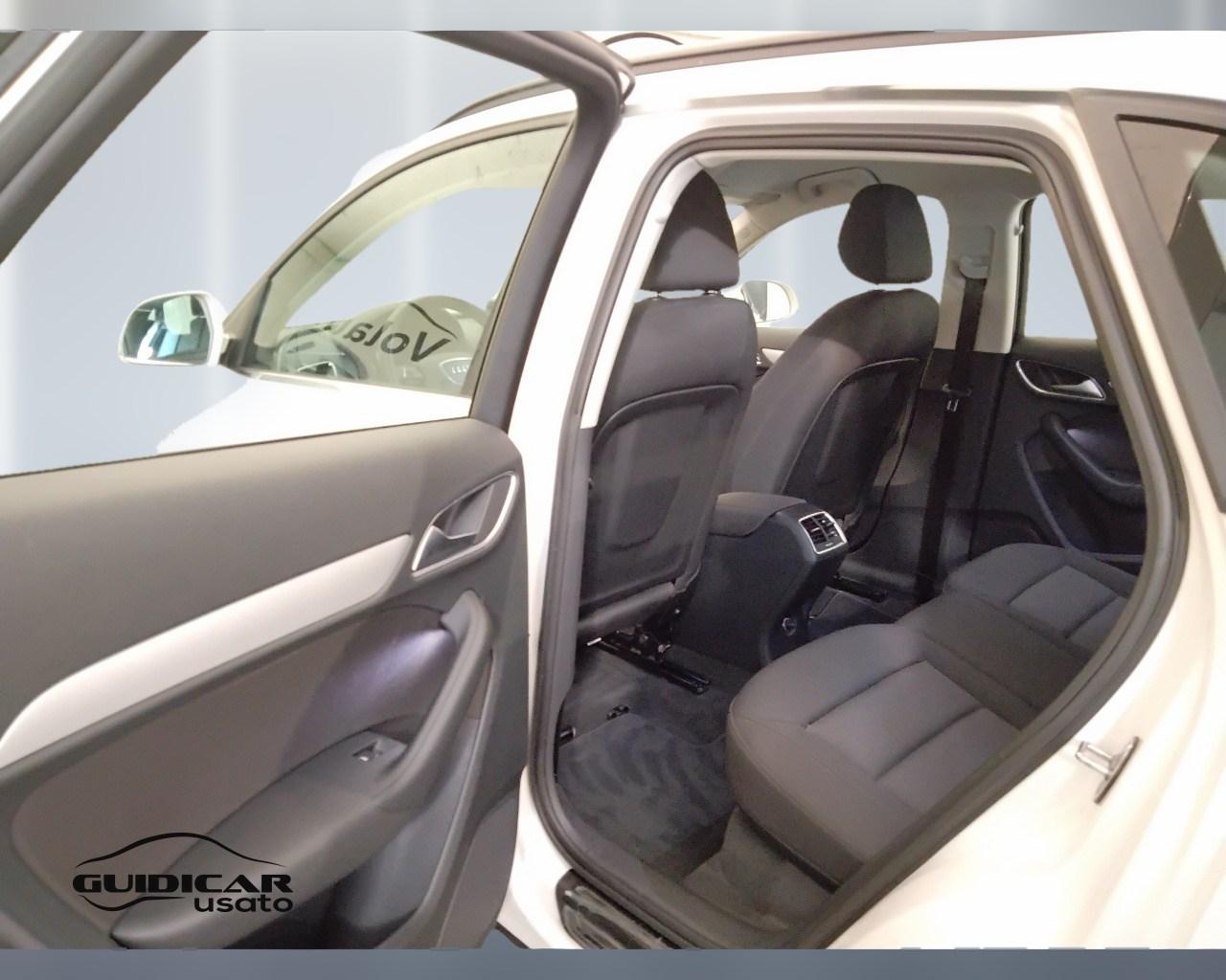 AUDI Q3 I 2015 - Q3 2.0 tdi Business 120cv s-tronic