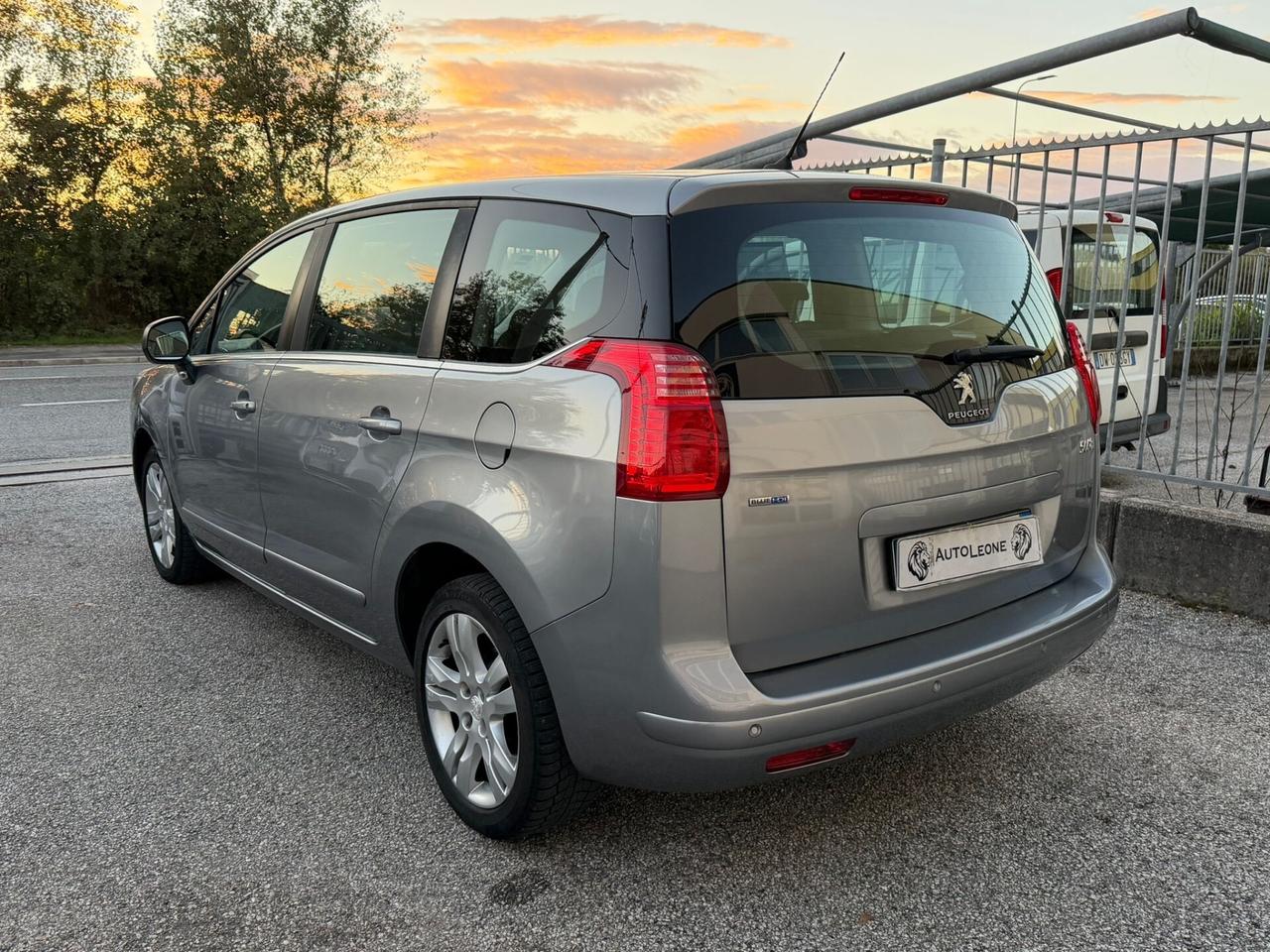 Peugeot 5008 BlueHDi 120 EAT6 S&S Allure