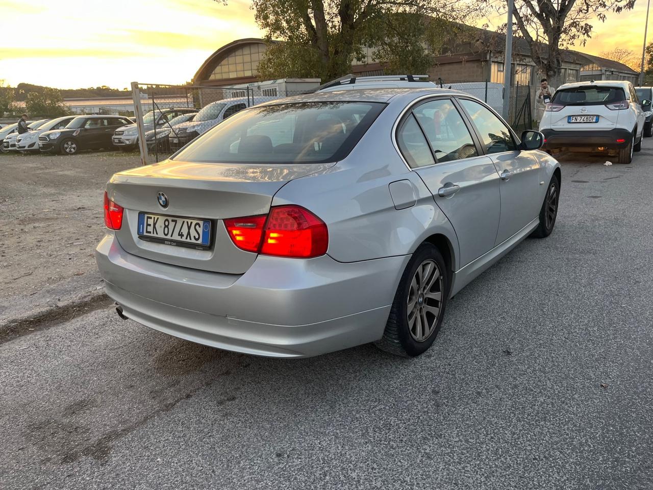 Bmw 318 318d 2.0 143CV cat MSport 2012