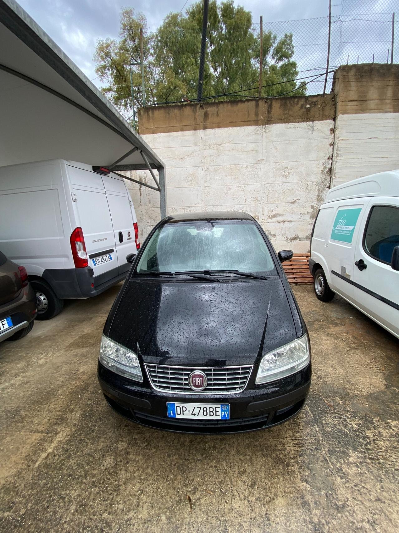 Fiat Idea 1.2 16V BlackLabel