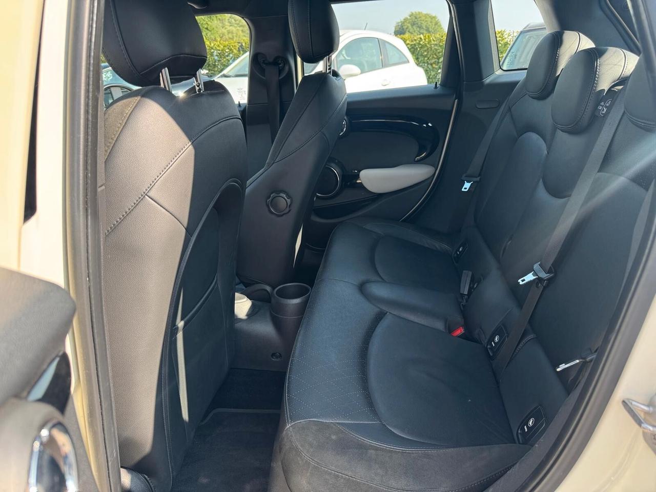 Mini Mini 1.5 Cooper D 5 porte