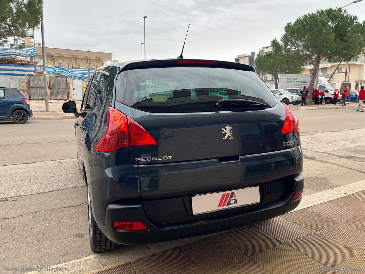 PEUGEOT 3008 1.6 HDi 112 CV Business