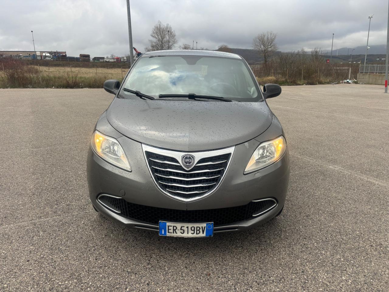 Lancia Ypsilon 1.2 69 CV 5 porte Gold