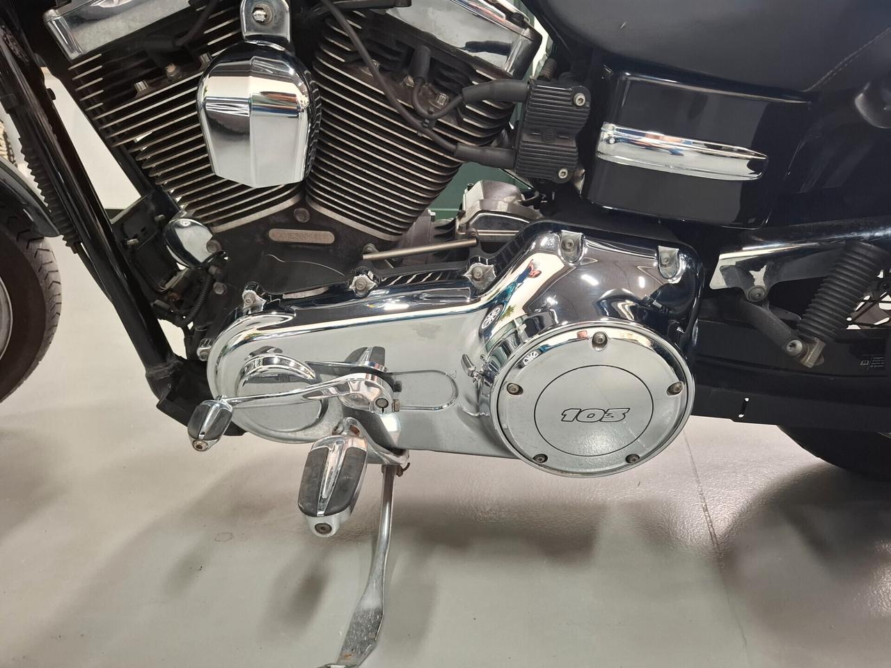 Harley Davidson Dyna Super Glide FXDC Custom ABS