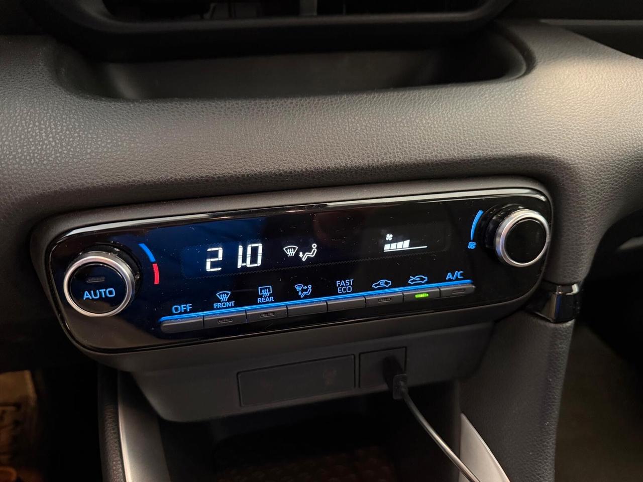 Toyota Yaris 1.5 Hybrid 5 porte Business