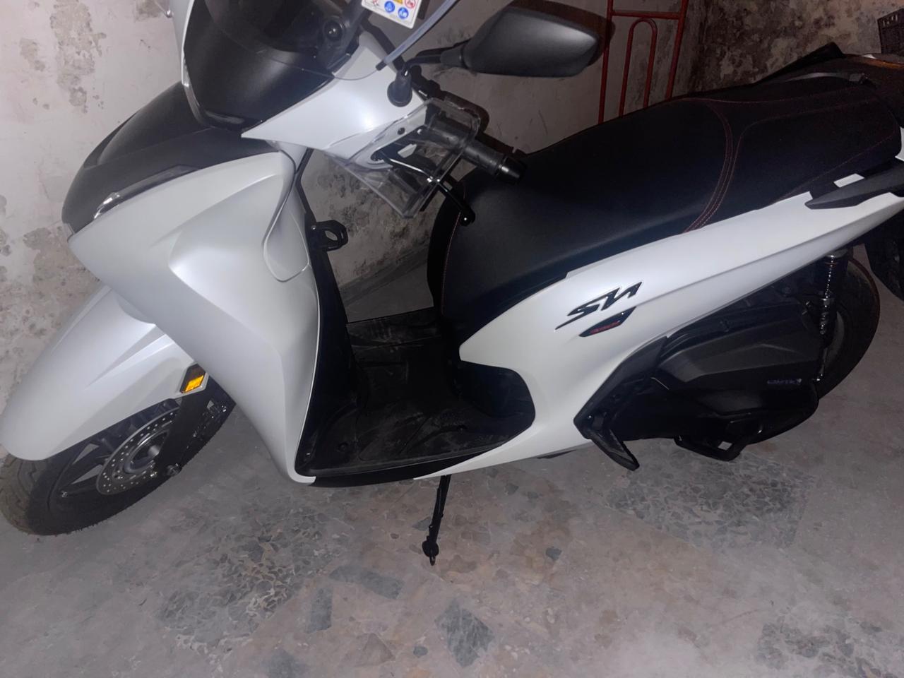 Honda SH 350 Sport