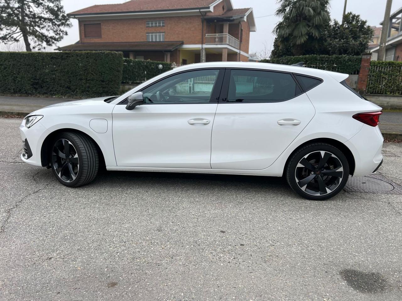 Cupra Leon Carbon 1.4 e-HYBRID PHEV