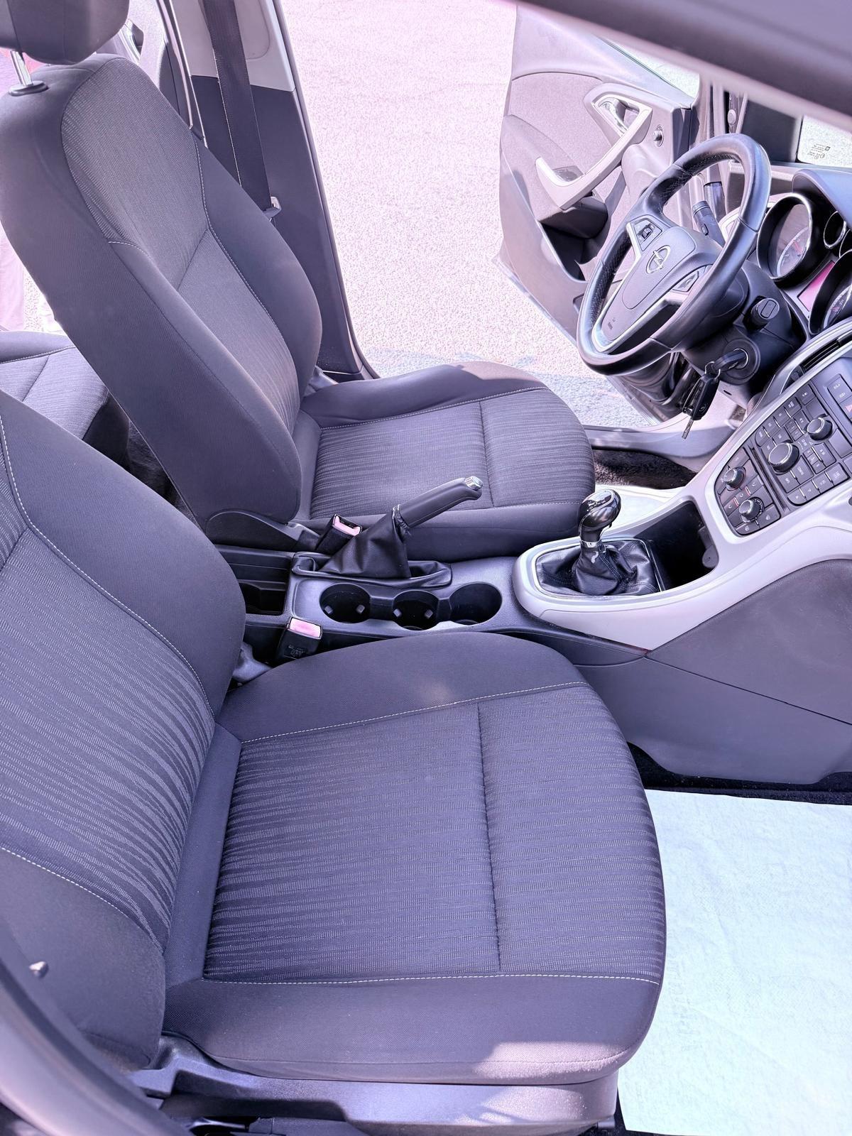 Opel Astra 1.7 CDTI 110CV Sports Tourer Cosmo