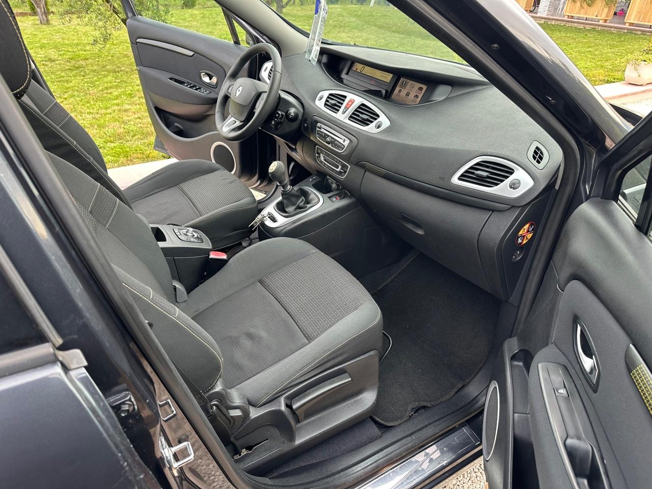 Renault Scenic Scénic X-Mod 1.9 dCi 130CV Luxe