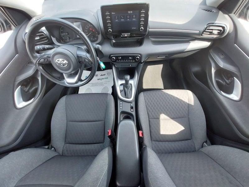 Toyota Yaris Hybrid Business