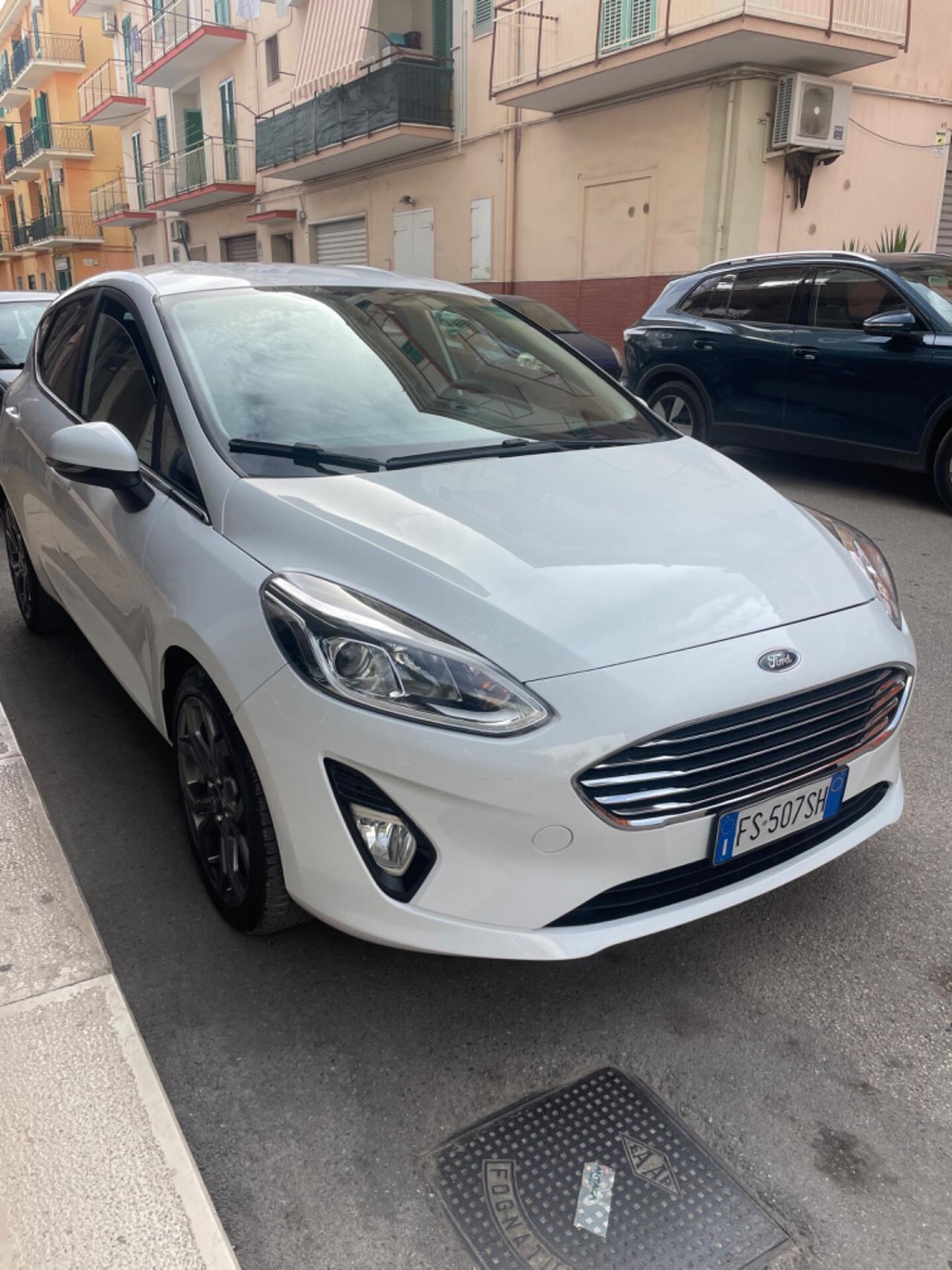 Ford Fiesta 1.0 Ecoboost 100 CV 5 porte Vignale