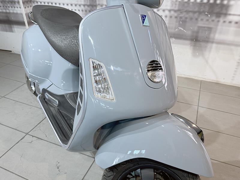 Piaggio Vespa GTS 250