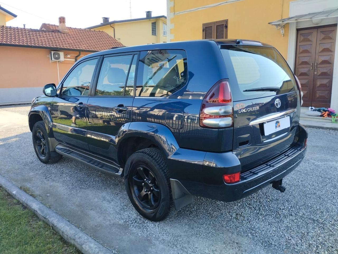 Toyota Land Cruiser 3.0 D-4D 16V cat 5 porte aut. Wagon 8 POSTI