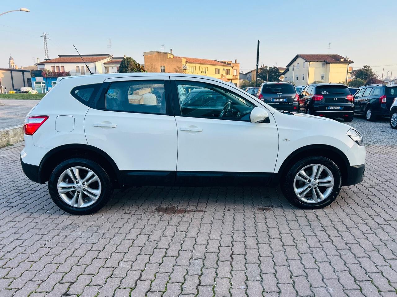Nissan Qashqai 2.0 dCi DPF Tekna
