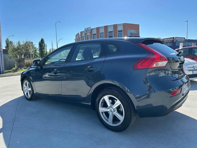 VOLVO V40 D2 'eco' Momentum