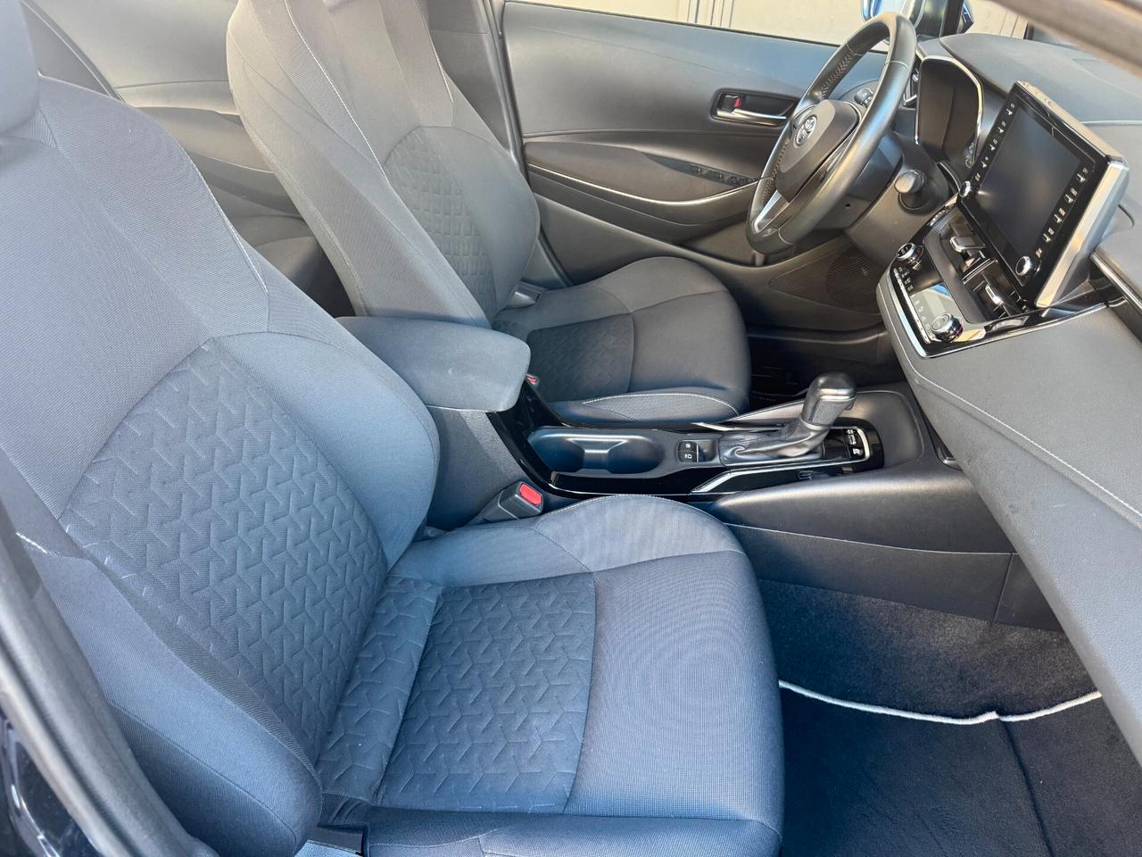 Toyota Corolla 1.8 Hybrid Business