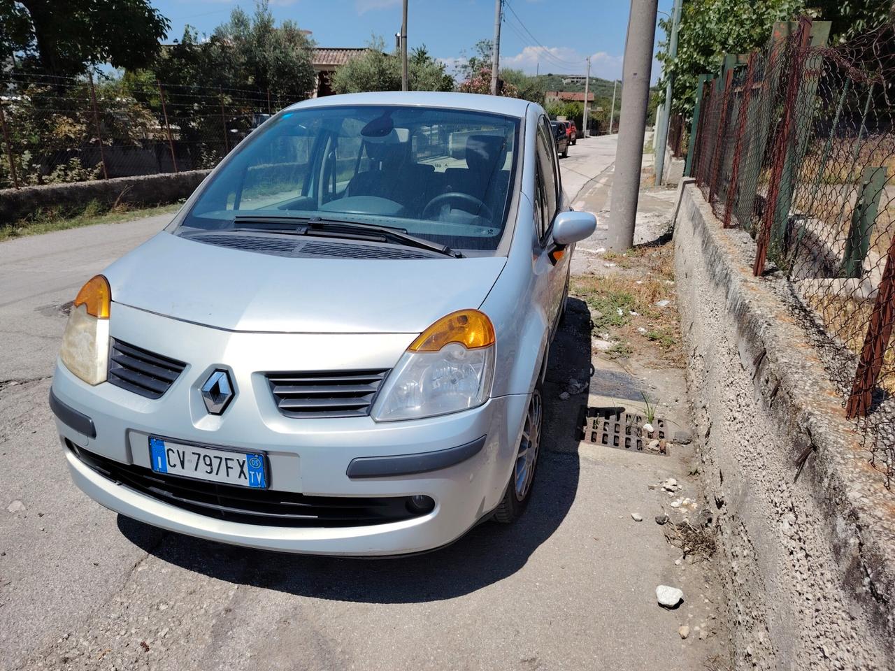 Renault Modus 1.2 16V Luxe Privilège GPL