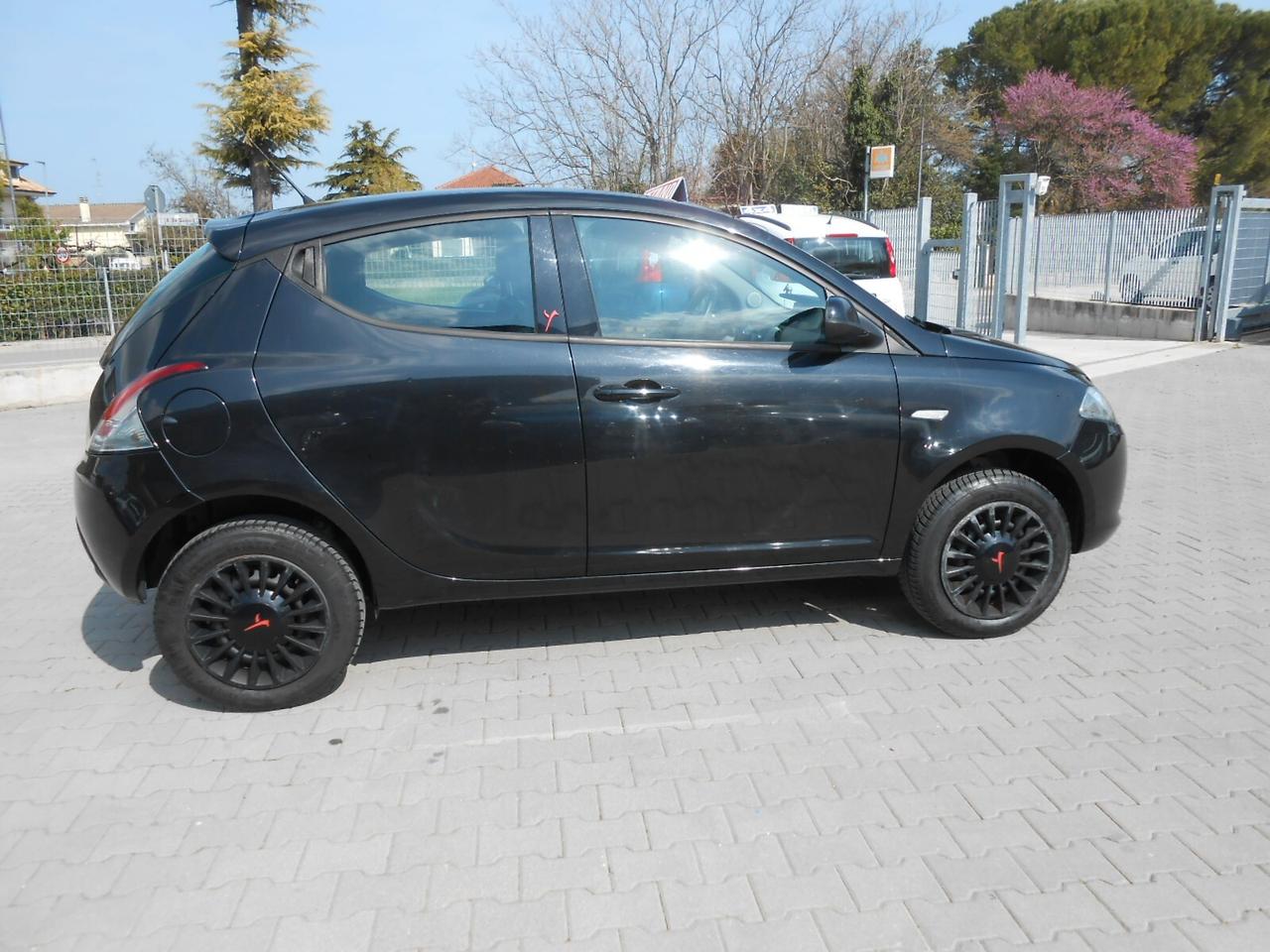 Lancia Ypsilon 0.9 TwinAir Metano Ecochic Elefantino