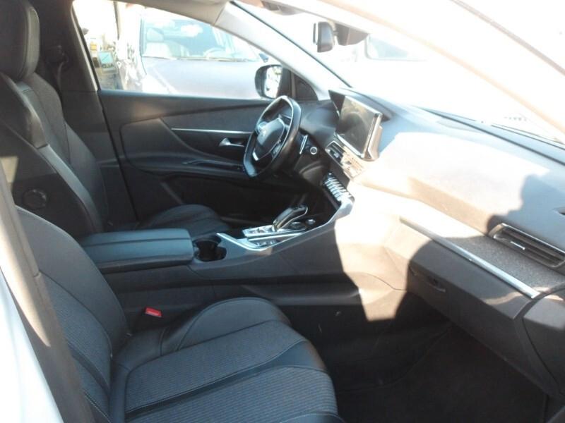 Peugeot 3008 BlueHDi 130 S&S EAT8 Allure