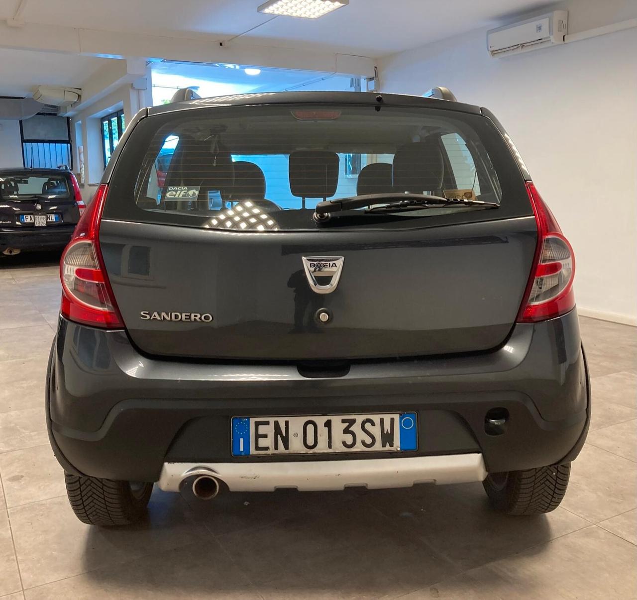 DACIA SANDERO 1.6 - IMPIANTO GPL ORIGINALE- SCAD. 2032