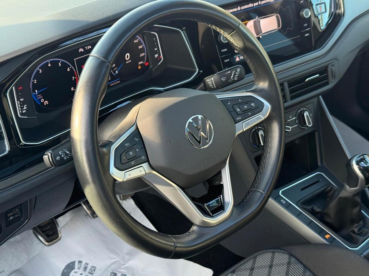 Volkswagen Taigo 1.0 TSI 110 CV R-Line x2 + Tetto