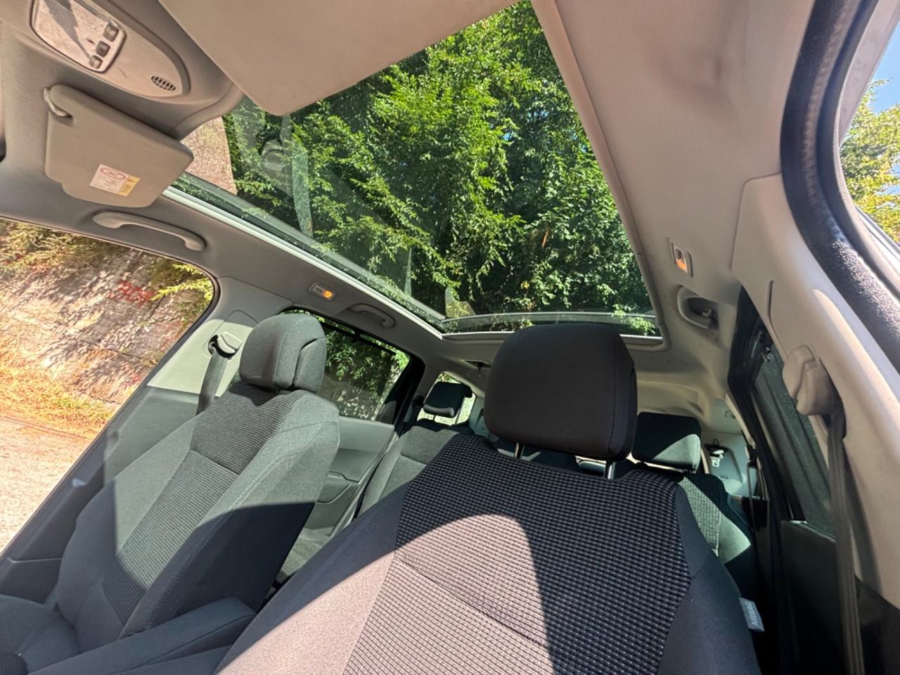 Peugeot 5008 2.0 HDi 150CV Active