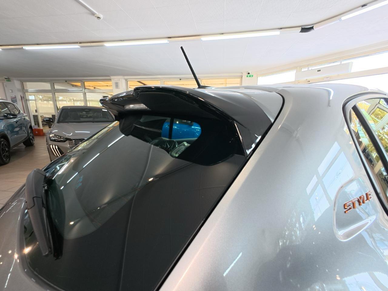 Peugeot 208 Hybrid 100 e-DCS6 Style KM 0