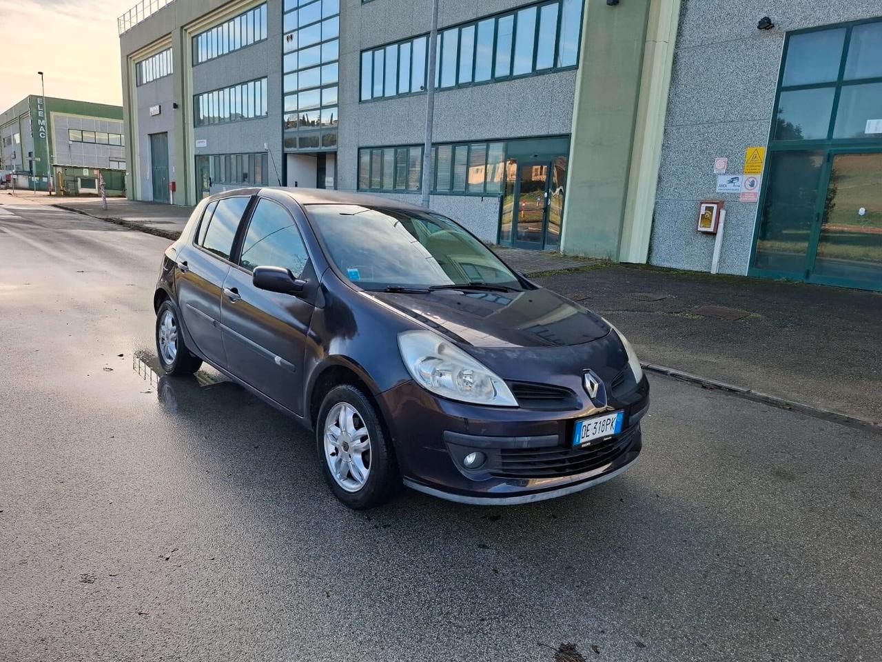 Renault Clio 1.2 16V 5 porte Luxe