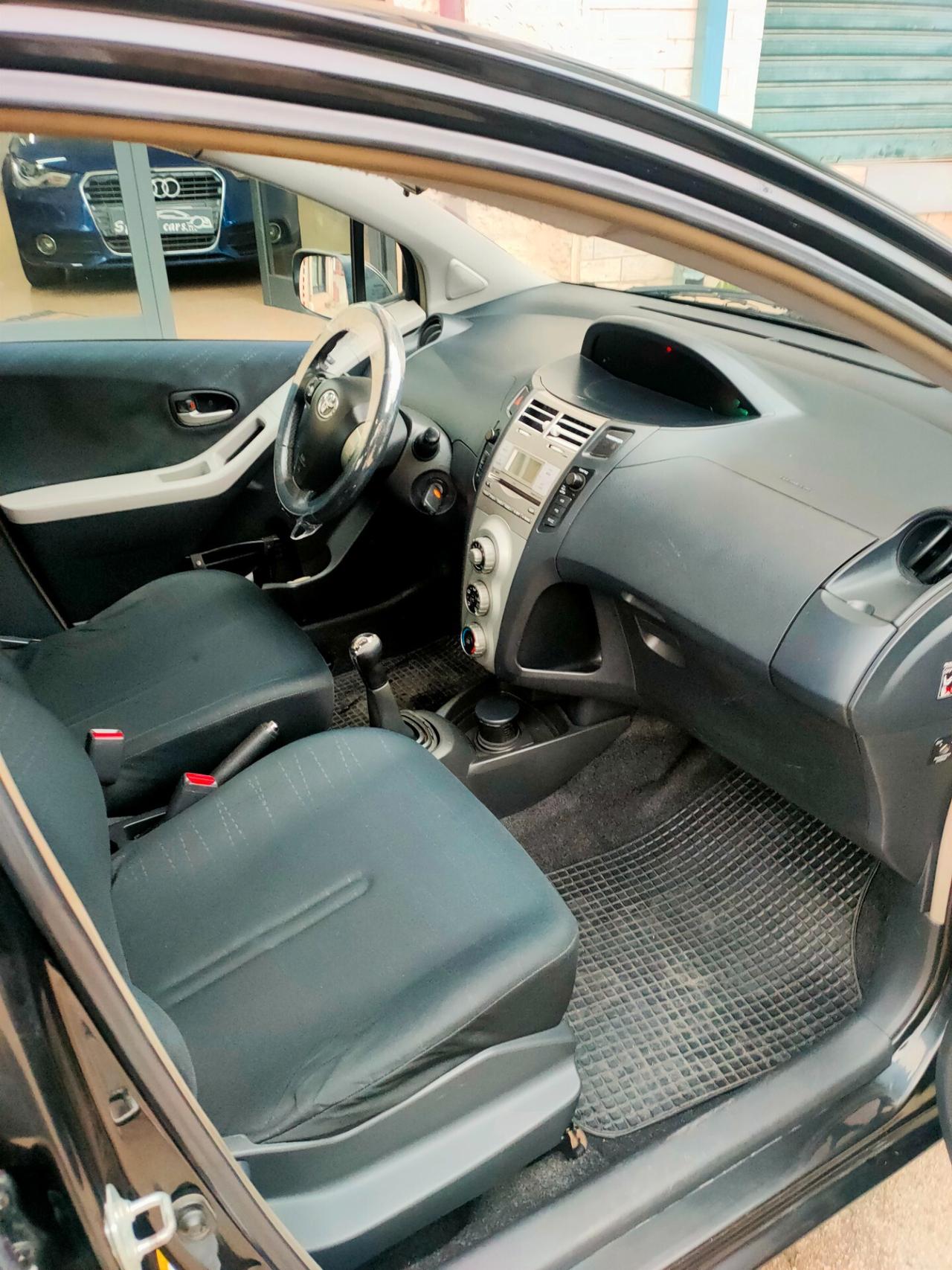 Toyota Yaris 1.4 D-4D 5 porte Navi