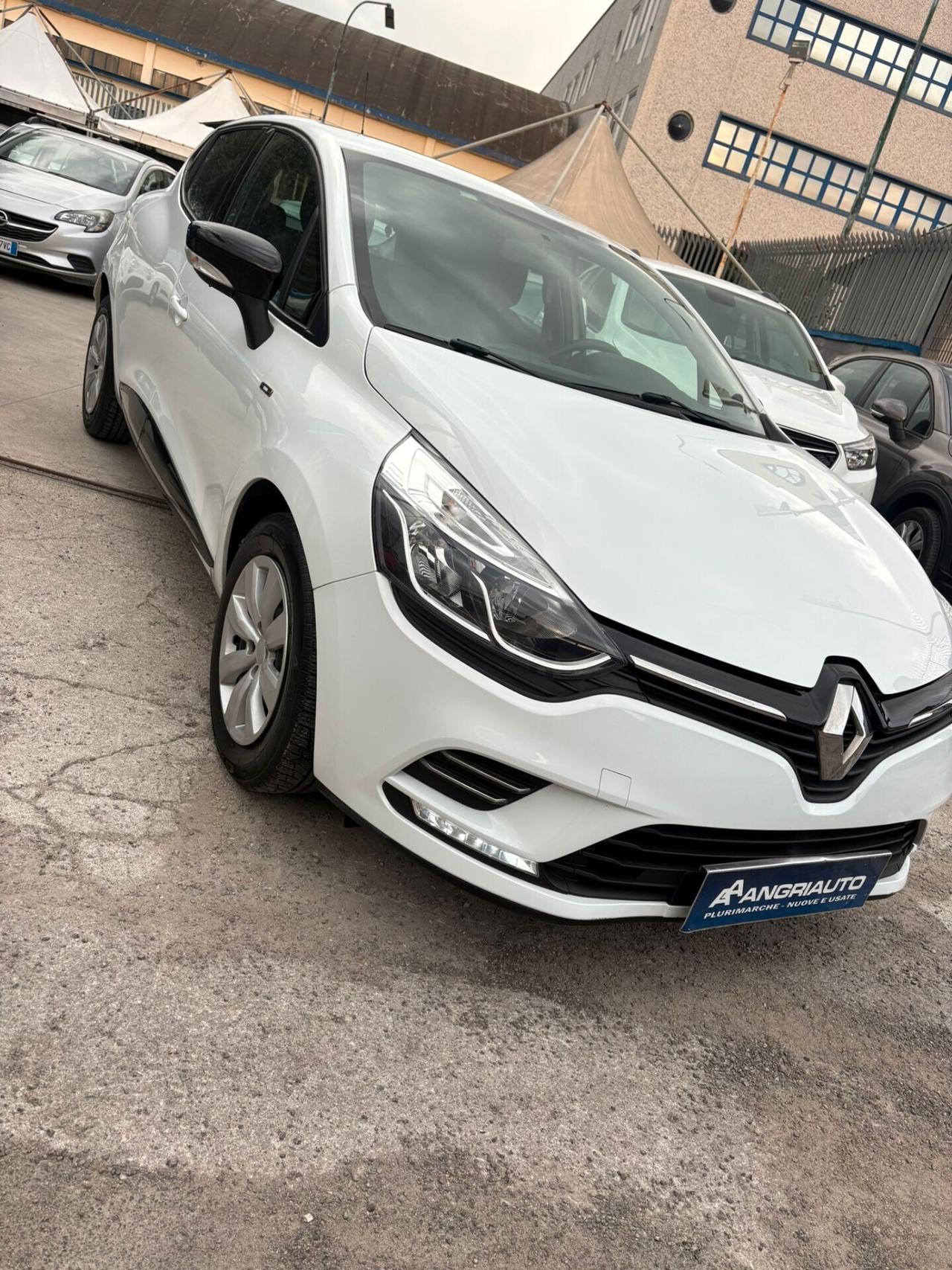 Renault Clio TCe 12V 75 CV 5 porte Moschino Life