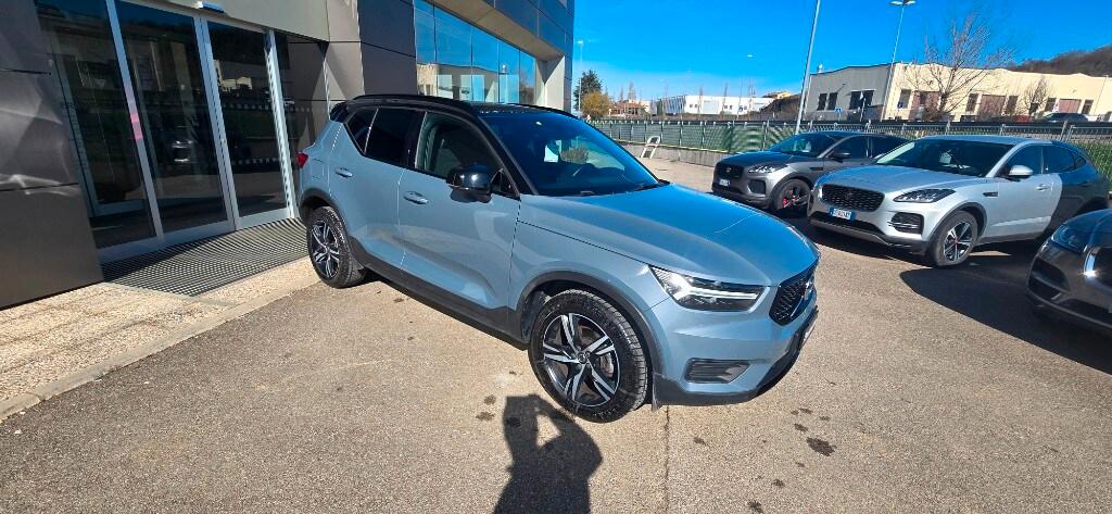 VOLVO XC40 (2017-->) XC40 T3 Geartronic Momentum