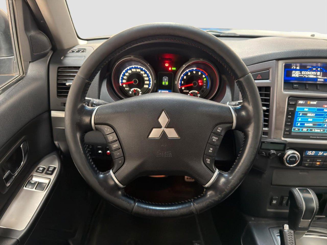 Mitsubishi Pajero 3 Porte Pajero 3p 3.2 CR Instyle auto