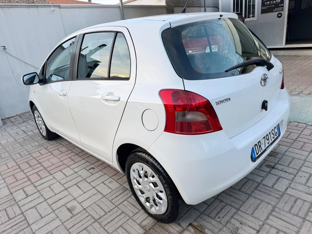 Toyota Yaris 1.0 Sol - GARANZIA