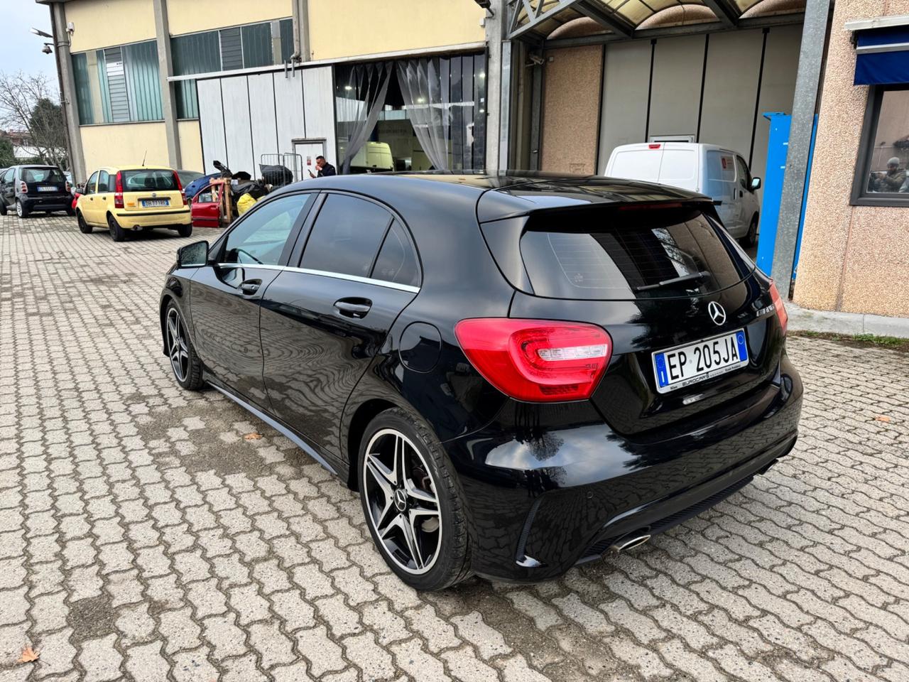 Mercedes-benz A 180 benzina Premium AMG