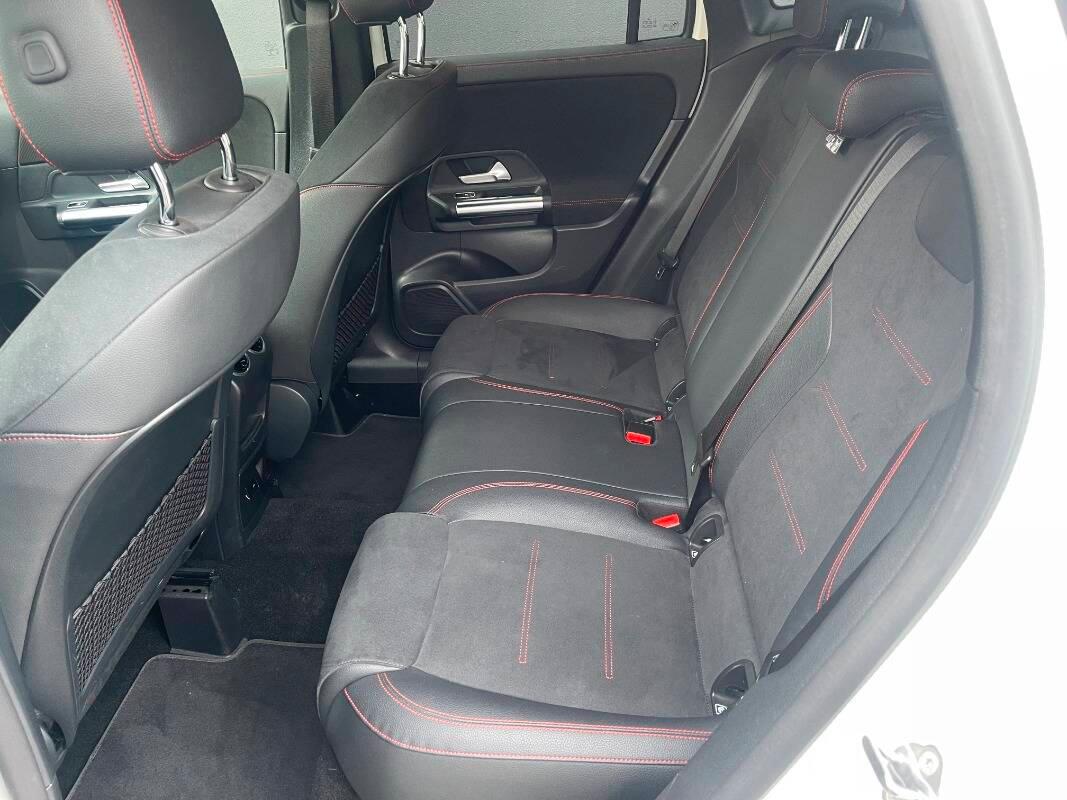 Mercedes Classe GLA 200 d Premium Pack Night Telecamera AMG