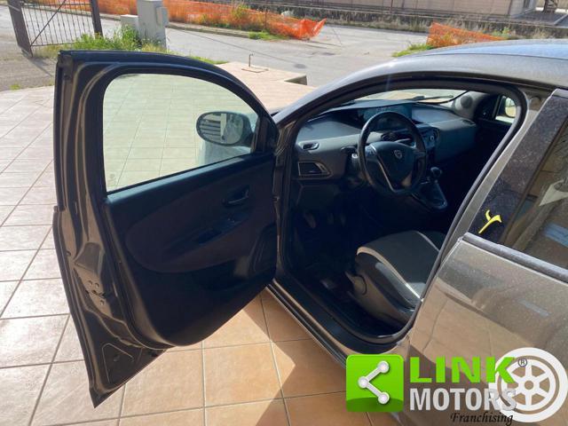 LANCIA Ypsilon 1.2 69 CV 5 porte Platinum
