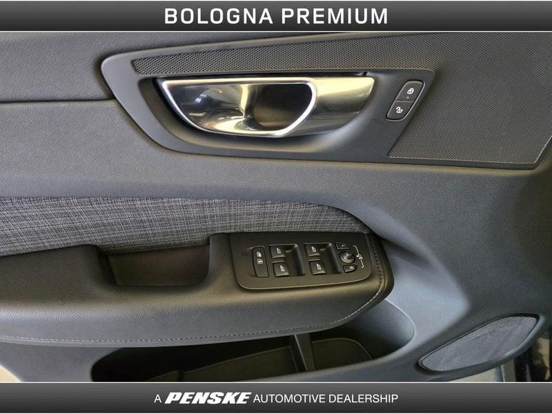Volvo XC60 B5 (d) AWD automatico Core