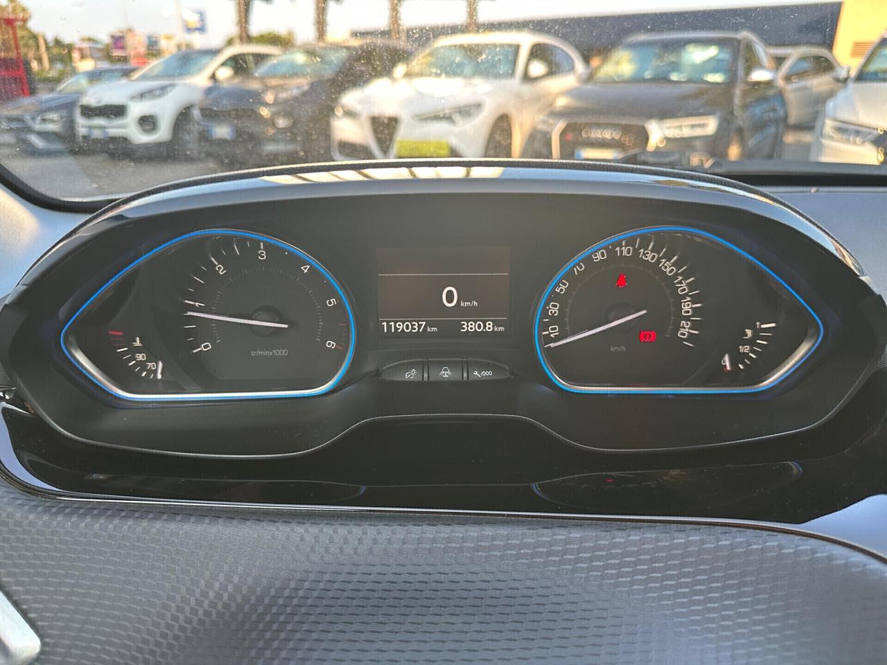 Peugeot 2008 1.6 BLUE-HDI 120CV ALLURE