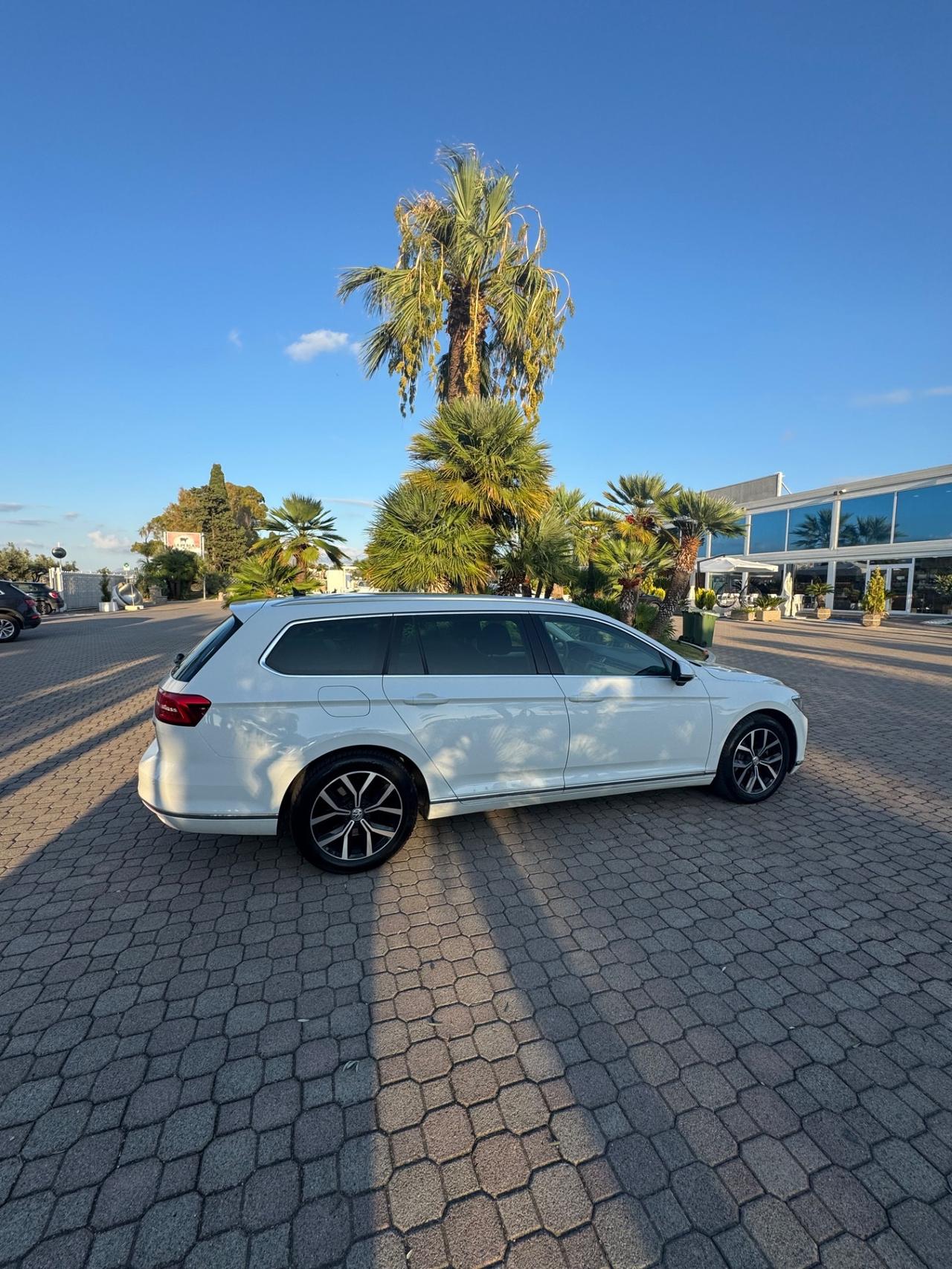Volkswagen Passat Variant 2.0 TDI 190 CV DSG Highline BlueMotion Tech.