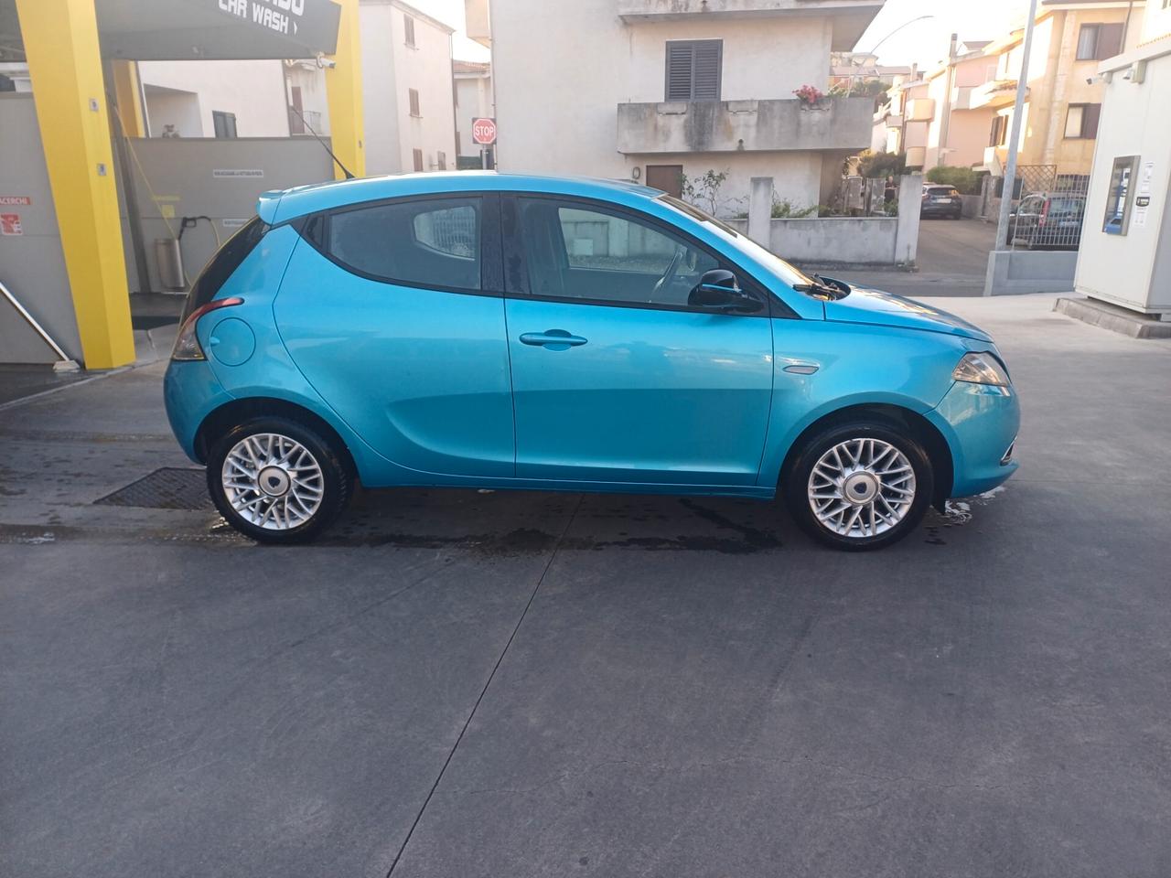 Lancia Ypsilon 1.2 69 CV 5 porte S&S Platinum 2014