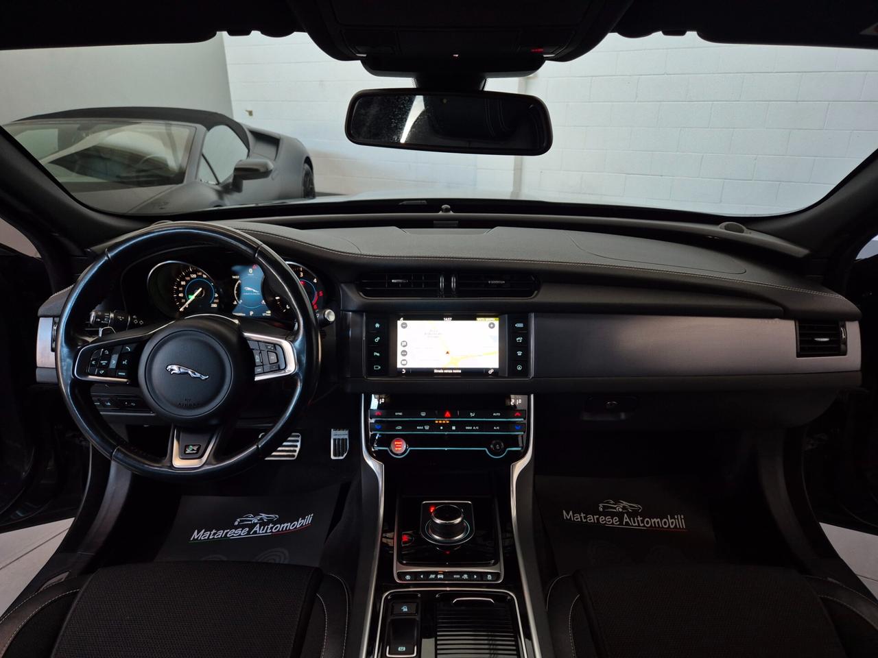 Jaguar XF R sport AWD 2.0d 179cv Automatica Navi Finanziabile