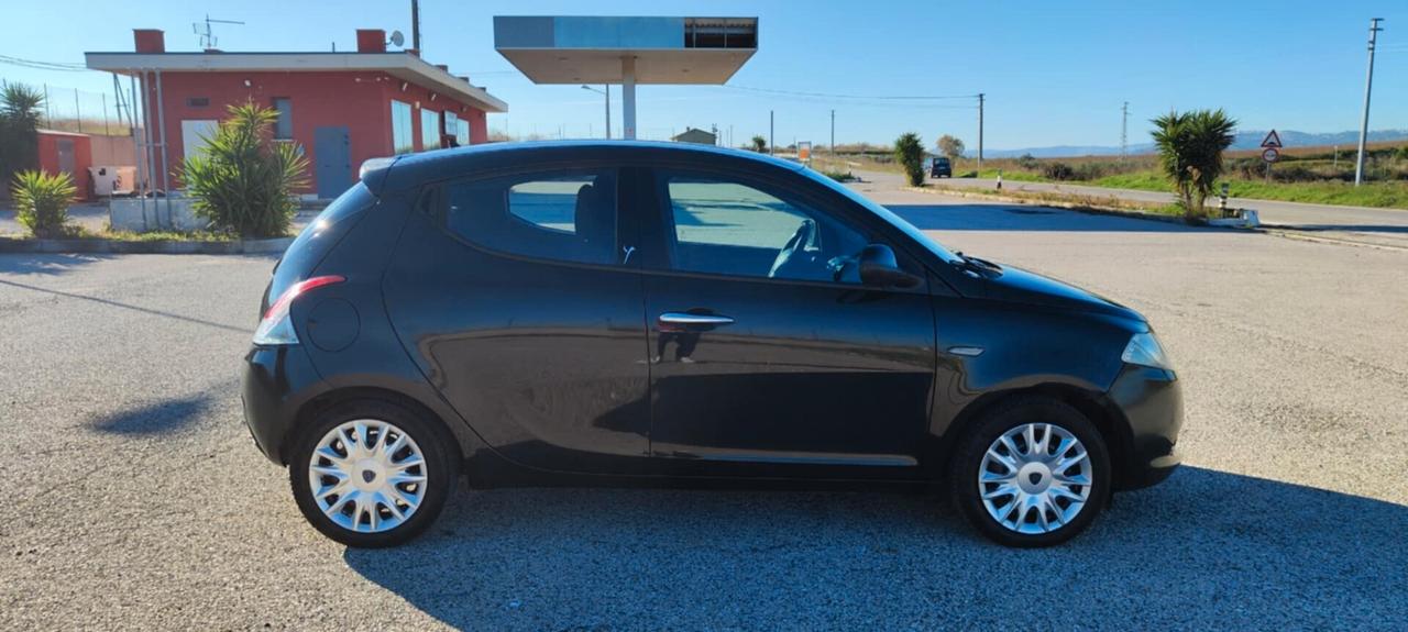 Lancia Ypsilon 1.2 69 CV 5 porte GPL Ecochic Platinum