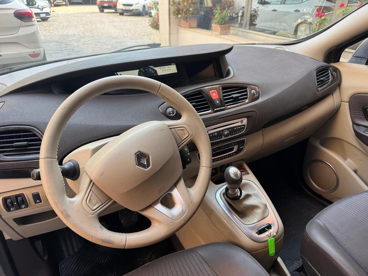 RENAULT Grand Scenic 1.9 dCi 130CV Luxe 7 POSTI