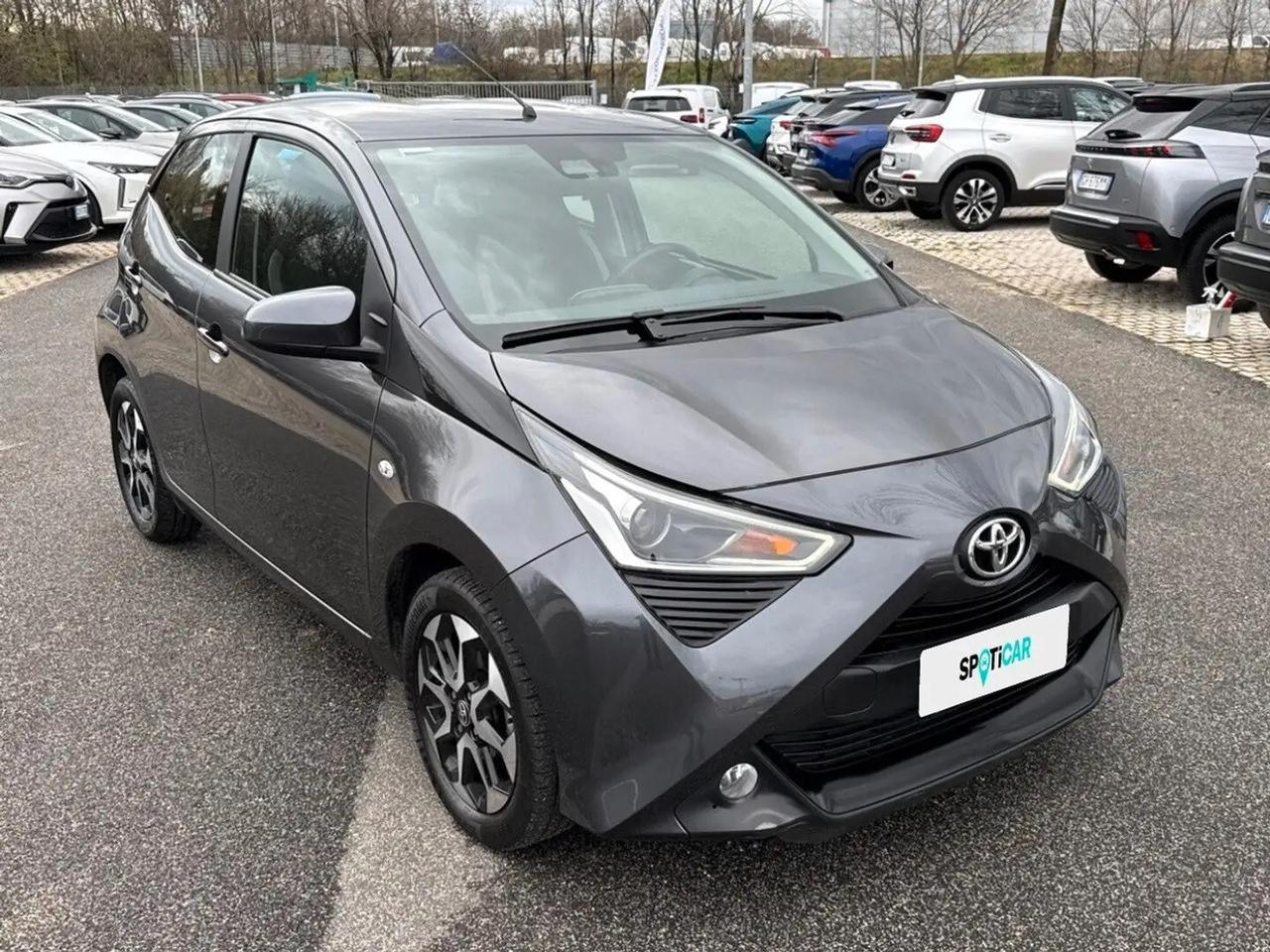 Toyota Aygo Connect 1.0 VVT-i 72 CV 5 porte x-fun