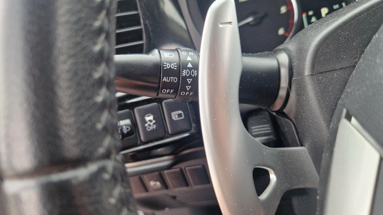 Mitsubishi Outlander 2.2 DI-D 4x4 full automatico